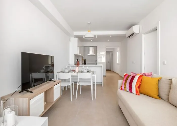 Stylish 2br Flat In 1 Min To Torrecilla Нерха