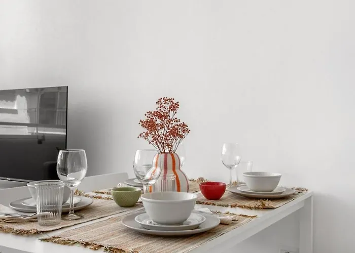 Апартаменты Stylish 2br Flat In 1 Min To Torrecilla