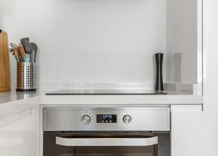 Апартаменты Stylish 2br Flat In 1 Min To Torrecilla Нерха