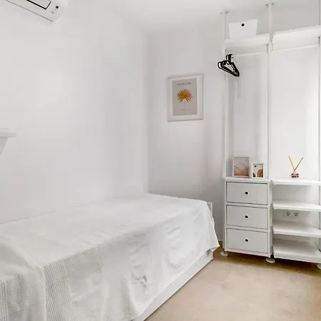 Apartament Stylish 2br Flat In 1 Min To Torrecilla *