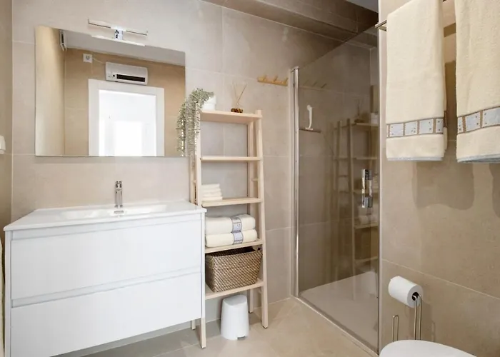 Stylish 2br Flat In 1 Min To Torrecilla Apartament