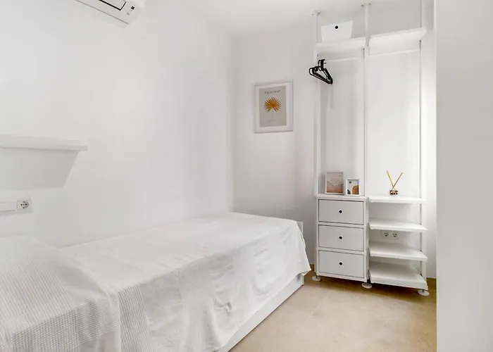 Apartament Stylish 2br Flat In 1 Min To Torrecilla *